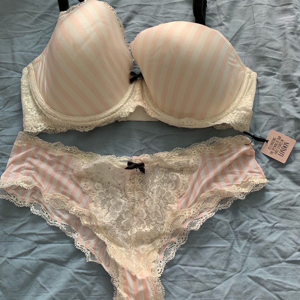 NWT 36DD Bra and matching panty